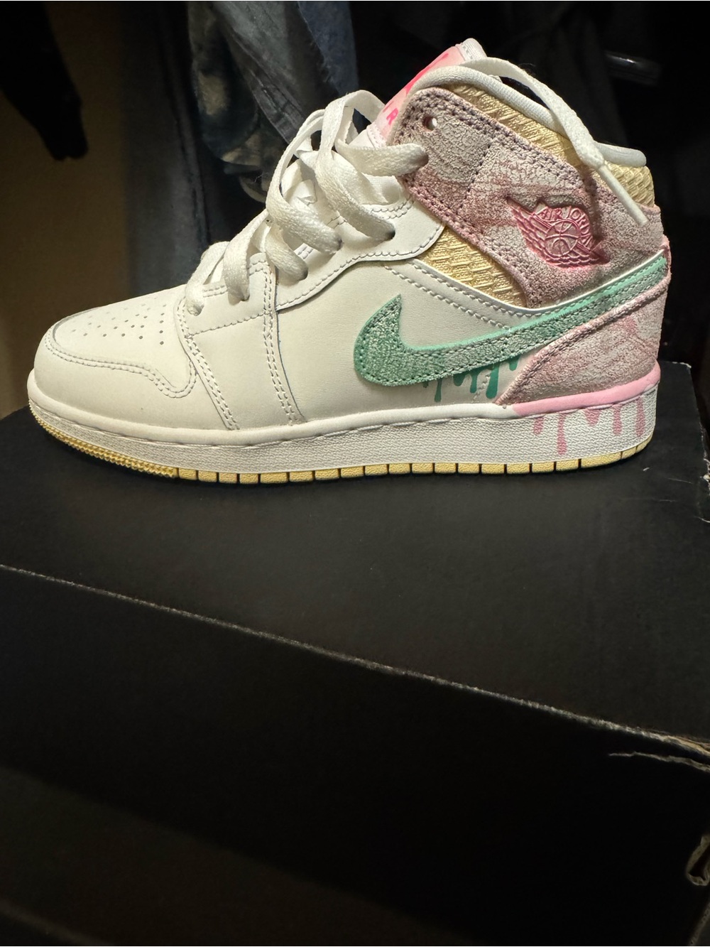 Nike Mid-Top Sneakers in White, Mint & Pink